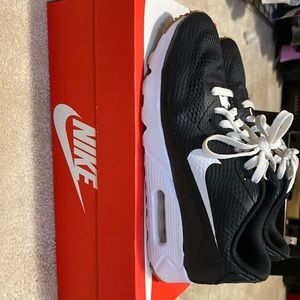 Air max 90 essential black white gum
